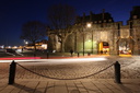 Au pied des remparts